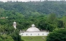 কাপ্তাই বিদ্যুৎ কেন্দ্রের এক গম্বুজ মসজিদটি অসাধারণ নির্মাণশৈলী ক্যাম্পাসে সৌন্দর্যকে রুপ দিয়েছে